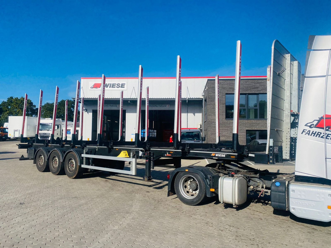 PAVIC Holzauflieger mit Schemel und Rungen - Timber semi-trailer: picture 3 PAVIC Holzauflieger mit Schemel und Rungen - Timber semi-trailer: picture 3