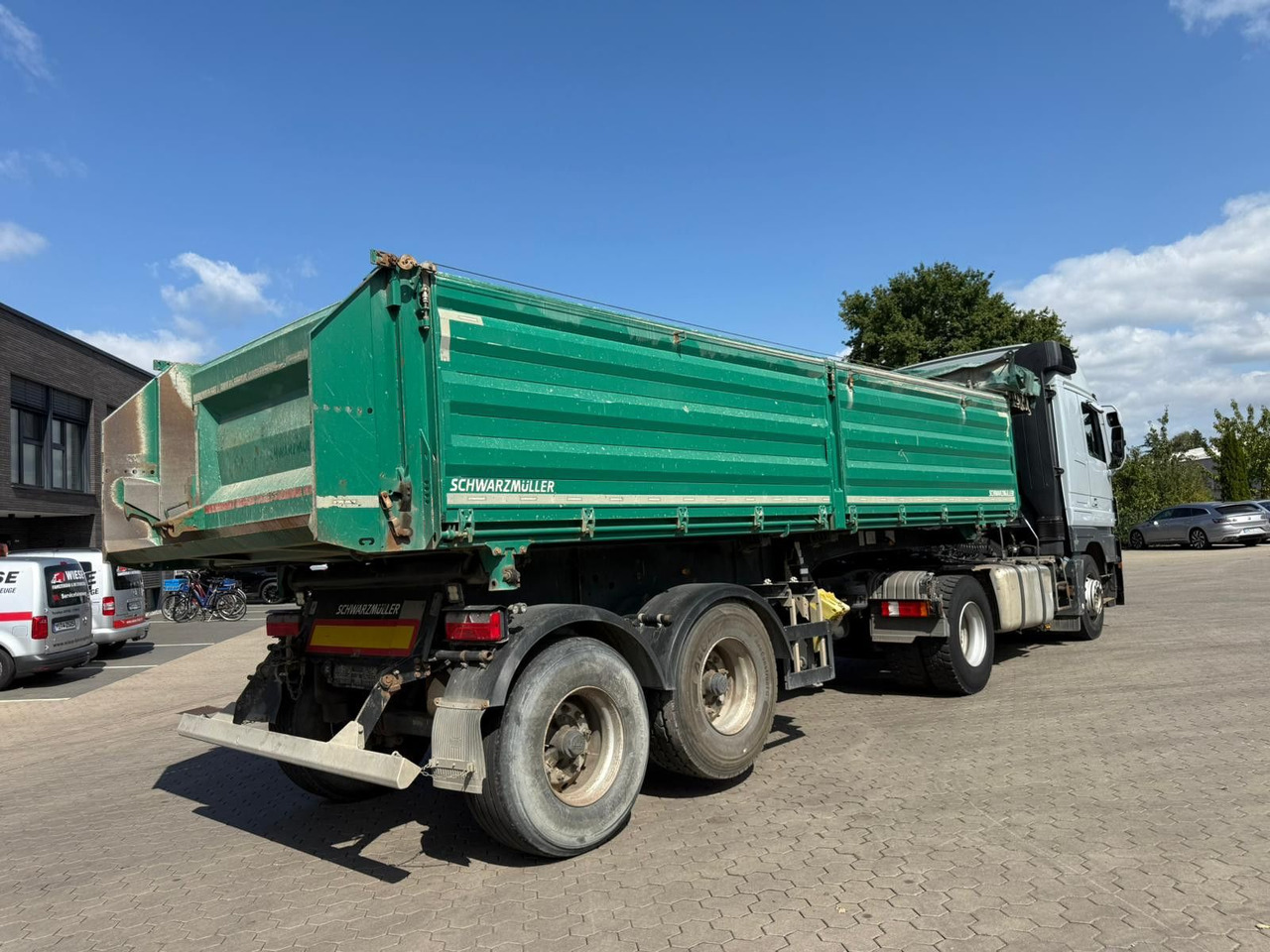 Schwarzmüller 2 Achs Dreiseitenkipper 21m³ mit elektr. Verdeck - Tipper trailer: picture 3 Schwarzmüller 2 Achs Dreiseitenkipper 21m³ mit elektr. Verdeck - Tipper trailer: picture 3