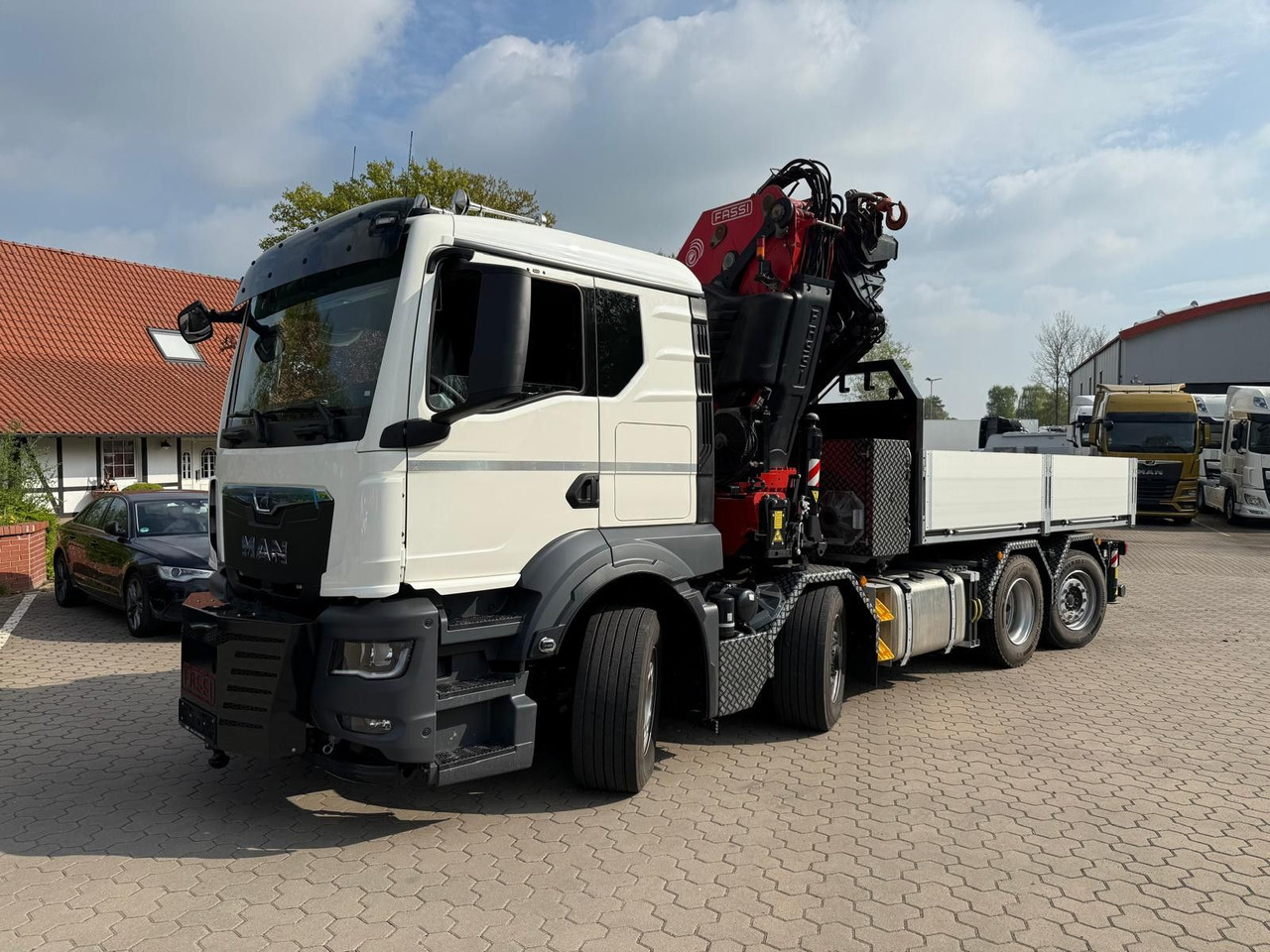 MAN 35.520 8x4 Fassi F800 RA2.28 OHNE ABSTÜTZÜBERWA. - Tractor unit: picture 3 MAN 35.520 8x4 Fassi F800 RA2.28 OHNE ABSTÜTZÜBERWA. - Tractor unit: picture 3