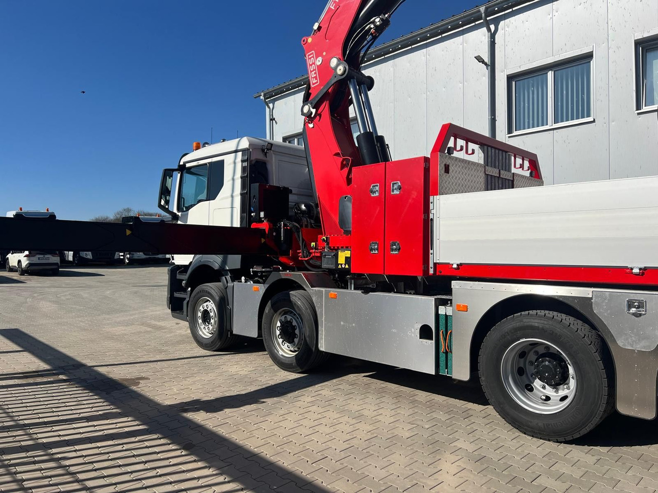 MAN 8x4 Hydro mit F1150 inkl Jib und Winde Korb - Tractor unit: picture 4 MAN 8x4 Hydro mit F1150 inkl Jib und Winde Korb - Tractor unit: picture 4