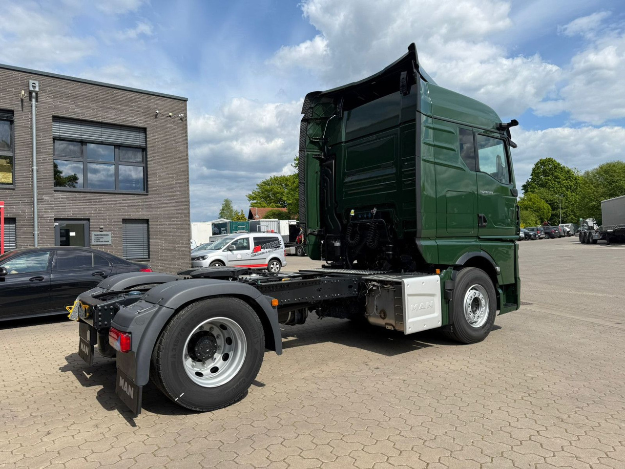 MAN TGX 18.520 - Mirror Cam - Tractor unit: picture 4 MAN TGX 18.520 - Mirror Cam - Tractor unit: picture 4