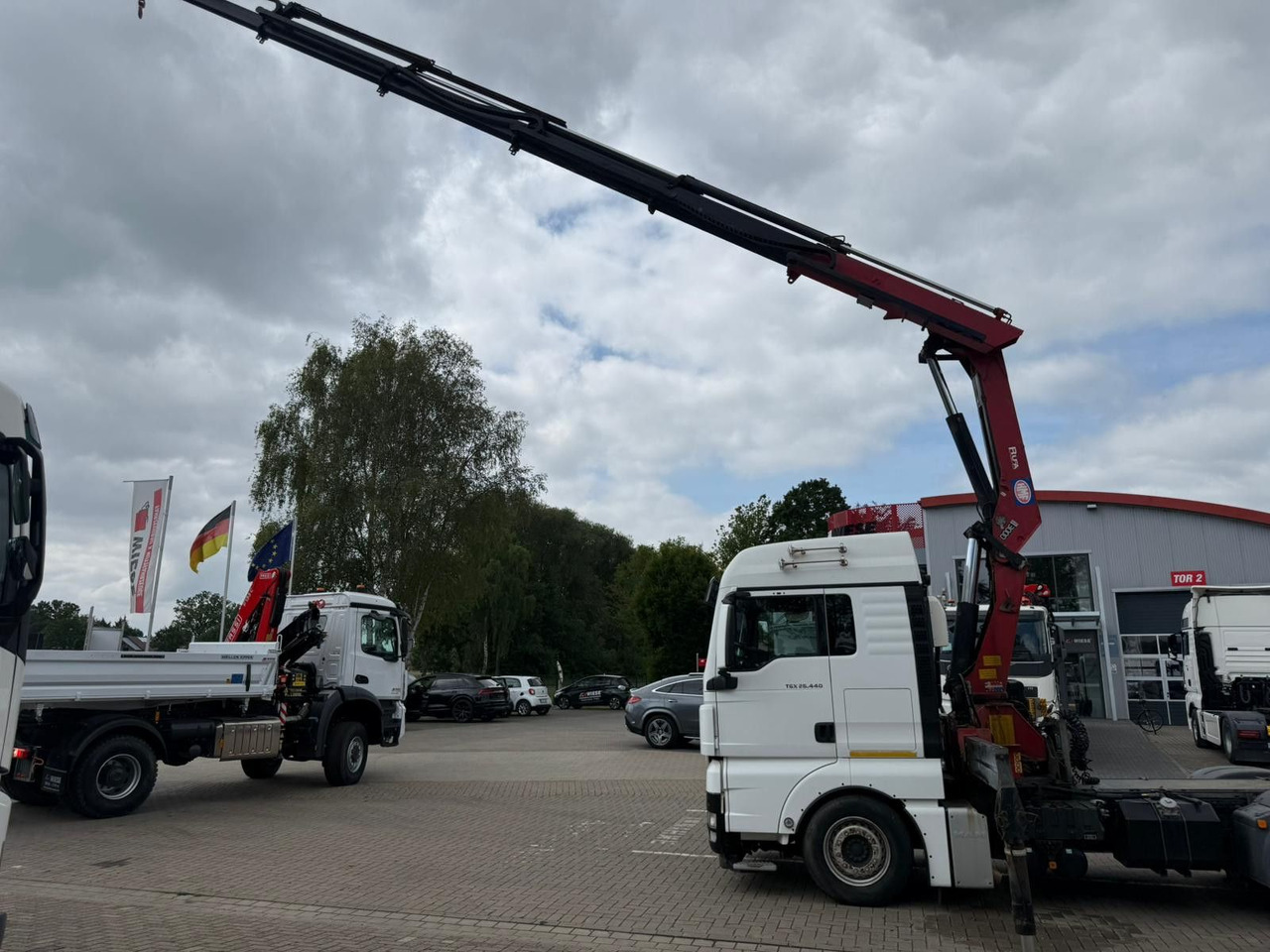 MAN TGX 26.440 6x2 mit HMF 3000-5 Kran TÜV NEU - Tractor unit: picture 5 MAN TGX 26.440 6x2 mit HMF 3000-5 Kran TÜV NEU - Tractor unit: picture 5