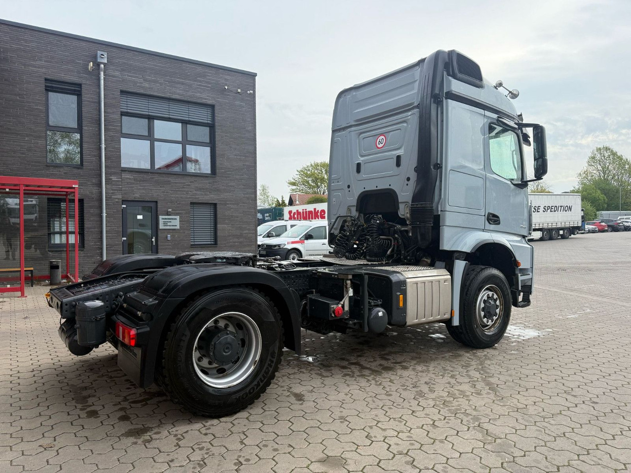 Mercedes-Benz Arocs 1848 4x4 HAD Allrad mit Hydraulik LOF - Tractor unit: picture 4 Mercedes-Benz Arocs 1848 4x4 HAD Allrad mit Hydraulik LOF - Tractor unit: picture 4