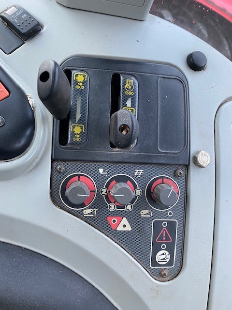 MASSEY FERGUSON 6480 DYNA 6 - Farm tractor: picture 5 MASSEY FERGUSON 6480 DYNA 6 - Farm tractor: picture 5