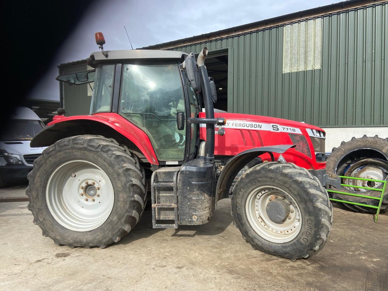 MASSEY FERGUSON 7718s - Farm tractor: picture 1 MASSEY FERGUSON 7718s - Farm tractor: picture 1
