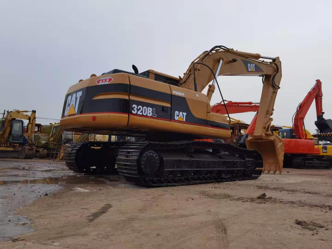 CATERPILLAR 320BL - Crawler excavator: picture 1 CATERPILLAR 320BL - Crawler excavator: picture 1