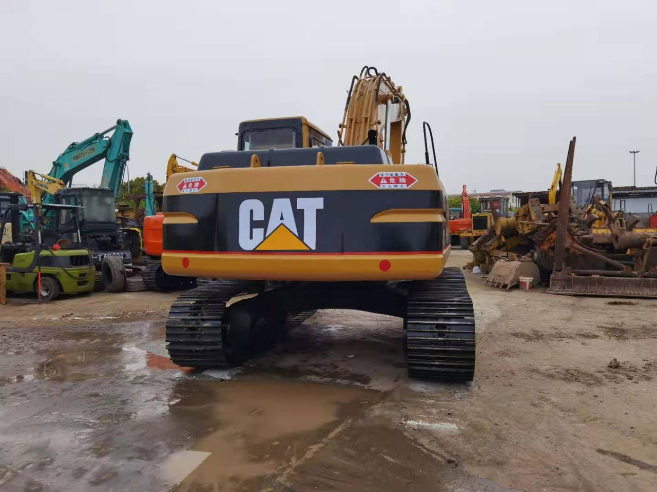 CATERPILLAR 320BL - Crawler excavator: picture 3 CATERPILLAR 320BL - Crawler excavator: picture 3