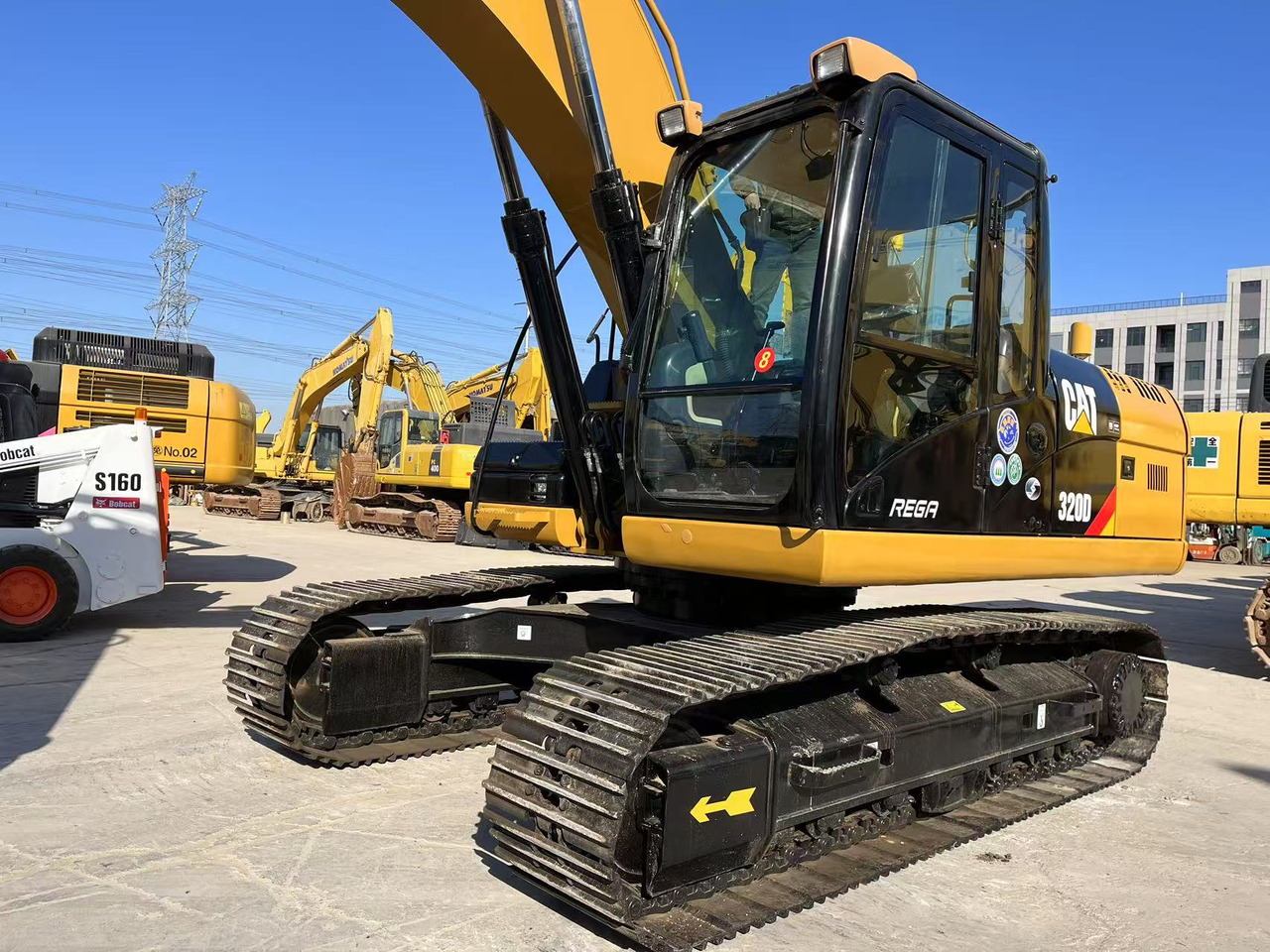 CATERPILLAR 320D - Crawler excavator: picture 2 CATERPILLAR 320D - Crawler excavator: picture 2