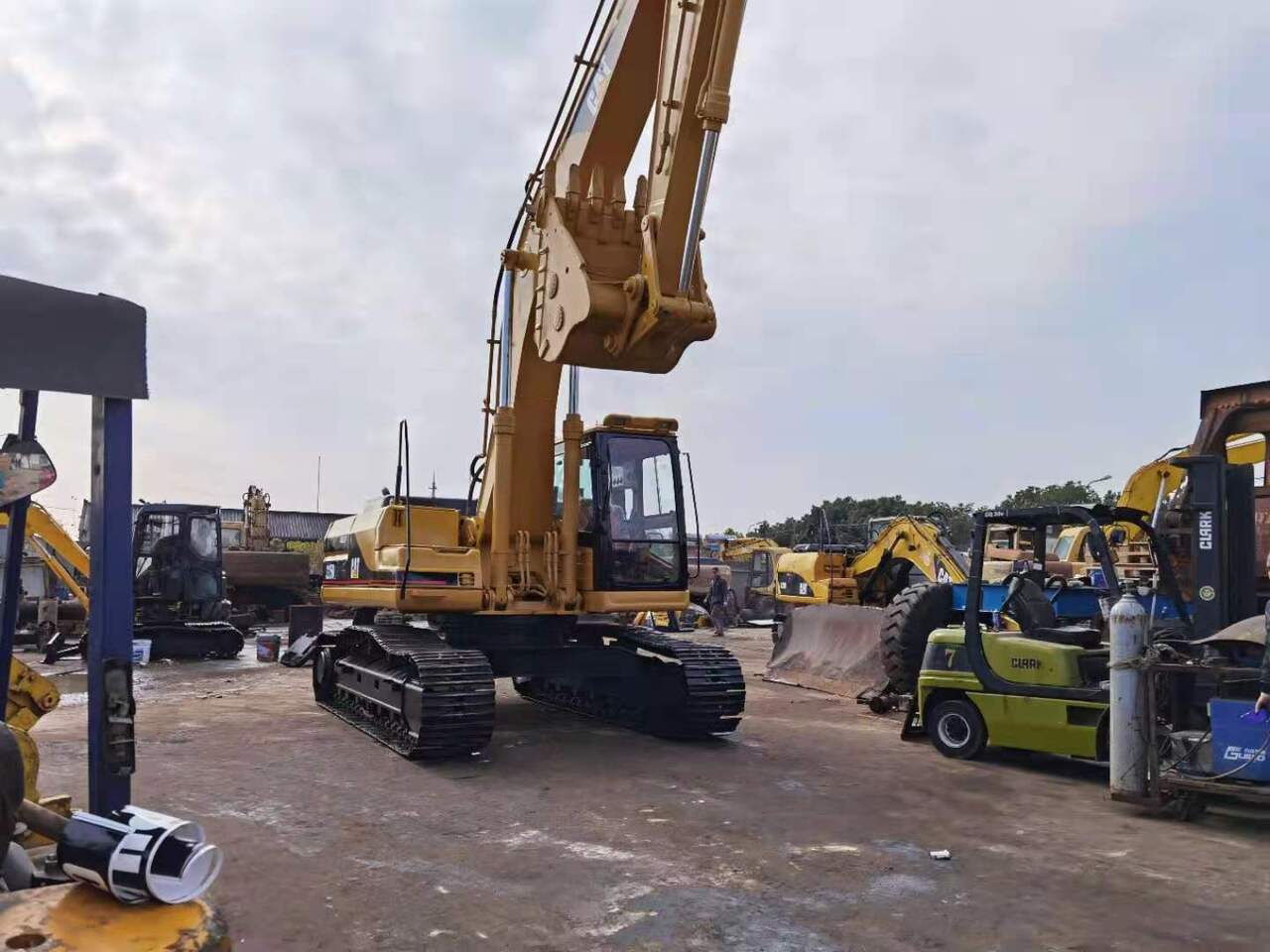 CATERPILLAR CAT-325BL - Crawler excavator: picture 3 CATERPILLAR CAT-325BL - Crawler excavator: picture 3