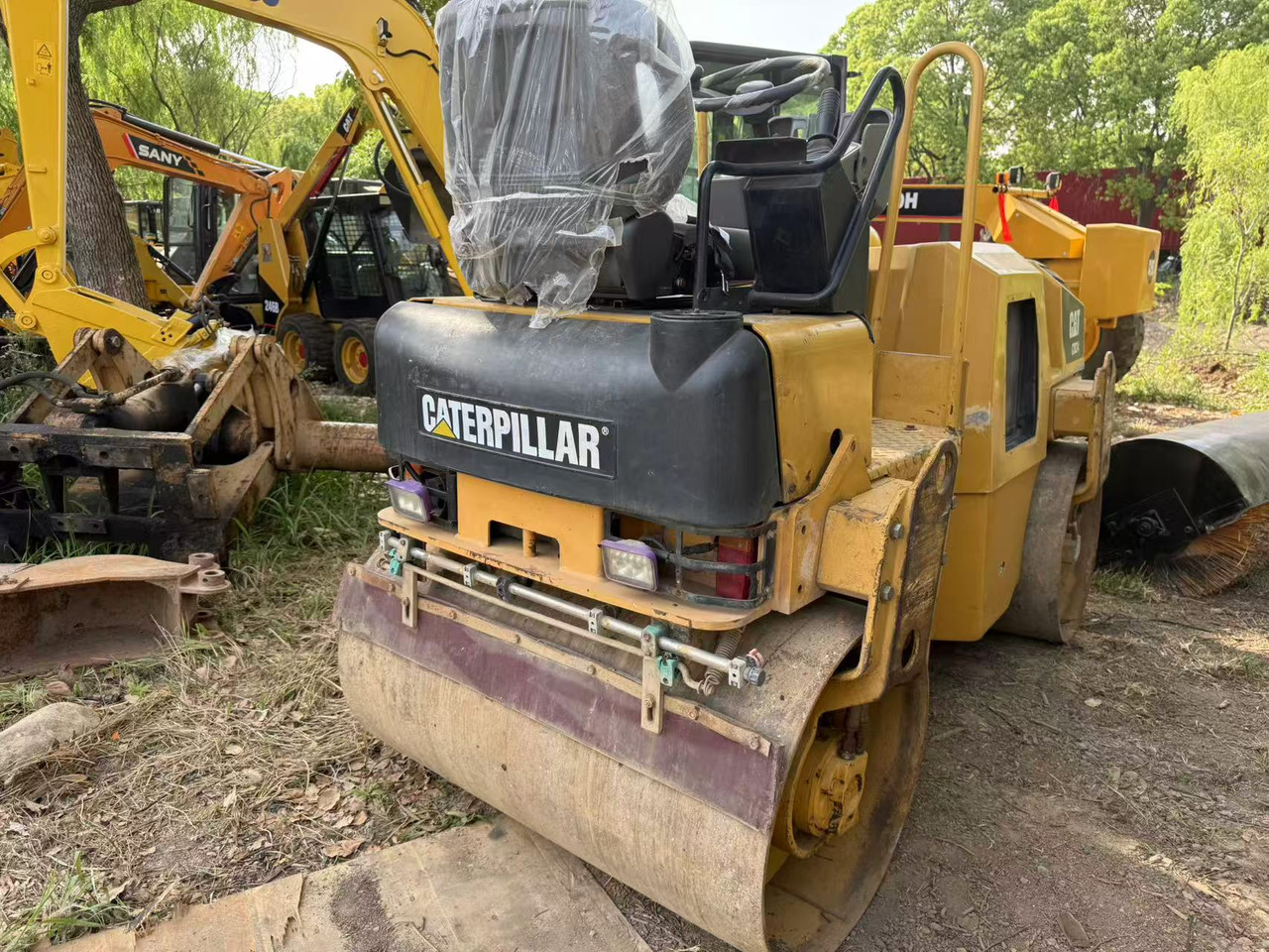 CATERPILLAR CB24B - Roller: picture 4 CATERPILLAR CB24B - Roller: picture 4