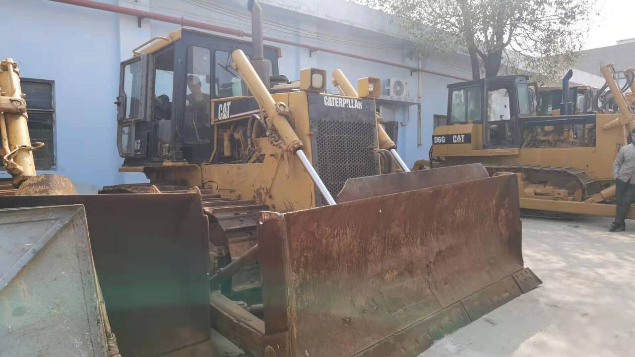 CATERPILLAR D6G - Bulldozer: picture 1 CATERPILLAR D6G - Bulldozer: picture 1