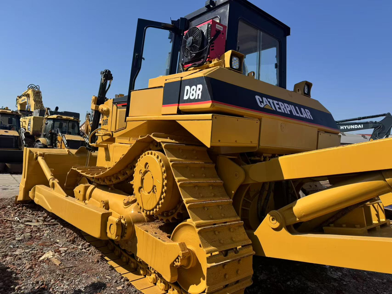 CATERPILLAR D8R - Bulldozer: picture 3 CATERPILLAR D8R - Bulldozer: picture 3