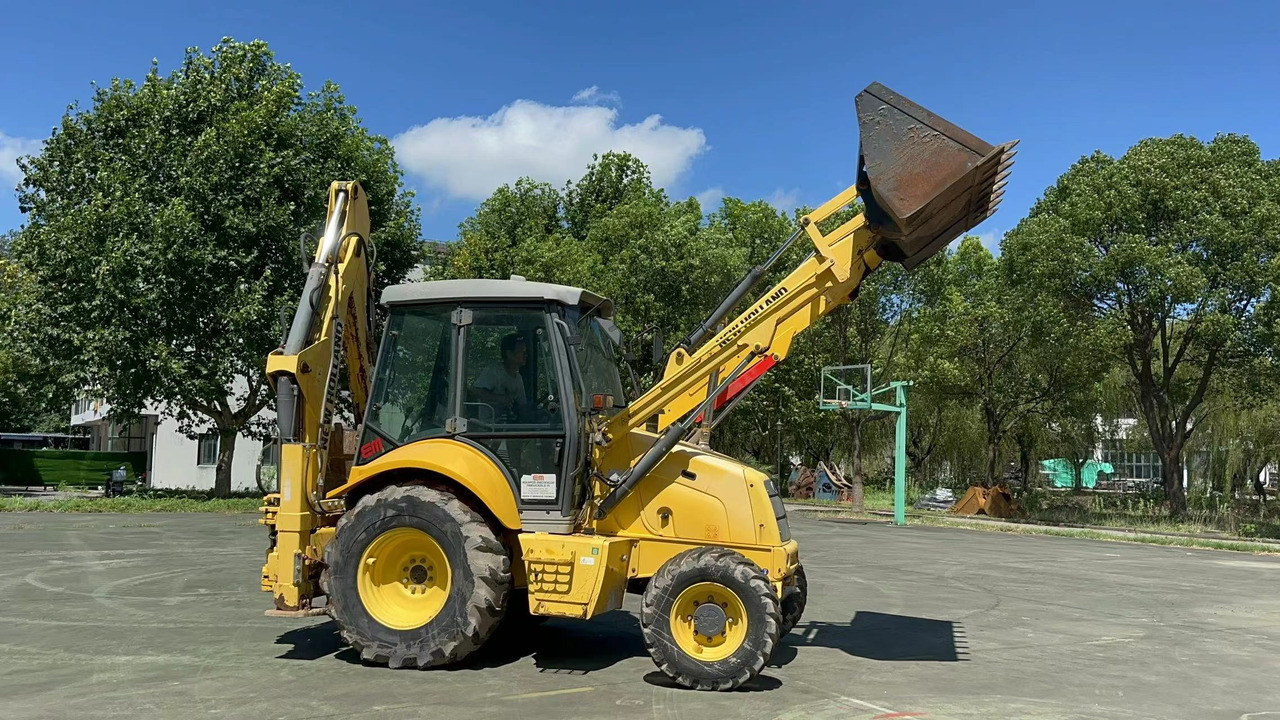 CNH LB95B-4PT - Backhoe loader: picture 2 CNH LB95B-4PT - Backhoe loader: picture 2