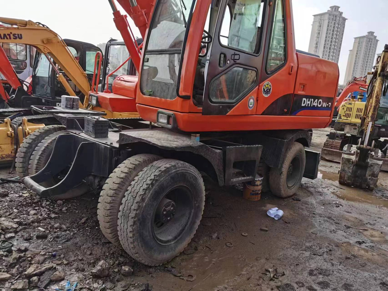 DOOSAN DH140W-7 - Wheel excavator: picture 4 DOOSAN DH140W-7 - Wheel excavator: picture 4