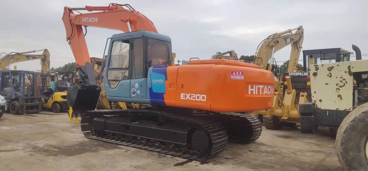 HITACHI EX200-2 - Crawler excavator: picture 1 HITACHI EX200-2 - Crawler excavator: picture 1