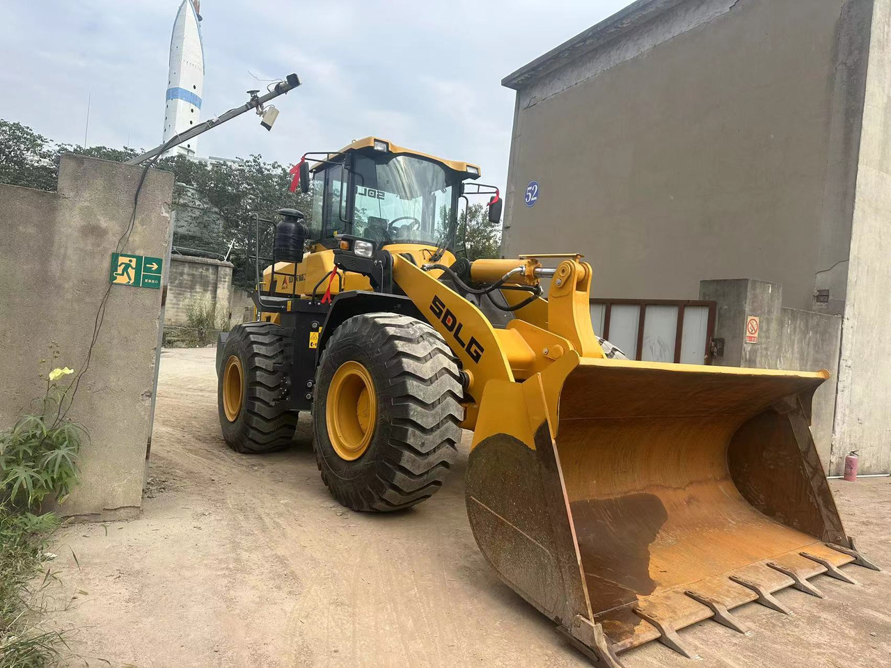 SDLG LG956F - Crawler excavator: picture 1 SDLG LG956F - Crawler excavator: picture 1