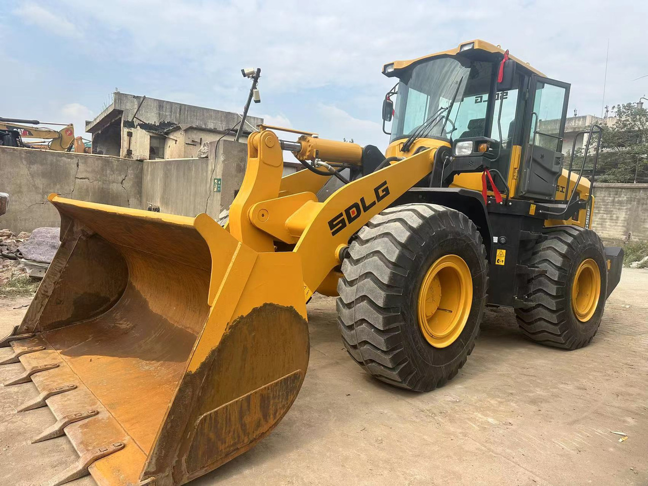 SDLG LG956F - Crawler excavator: picture 3 SDLG LG956F - Crawler excavator: picture 3