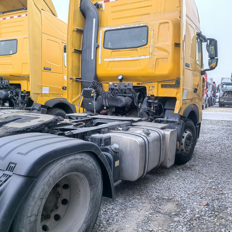 SINOTRUK Howo T7H 480 4x2 - Tractor unit: picture 3 SINOTRUK Howo T7H 480 4x2 - Tractor unit: picture 3