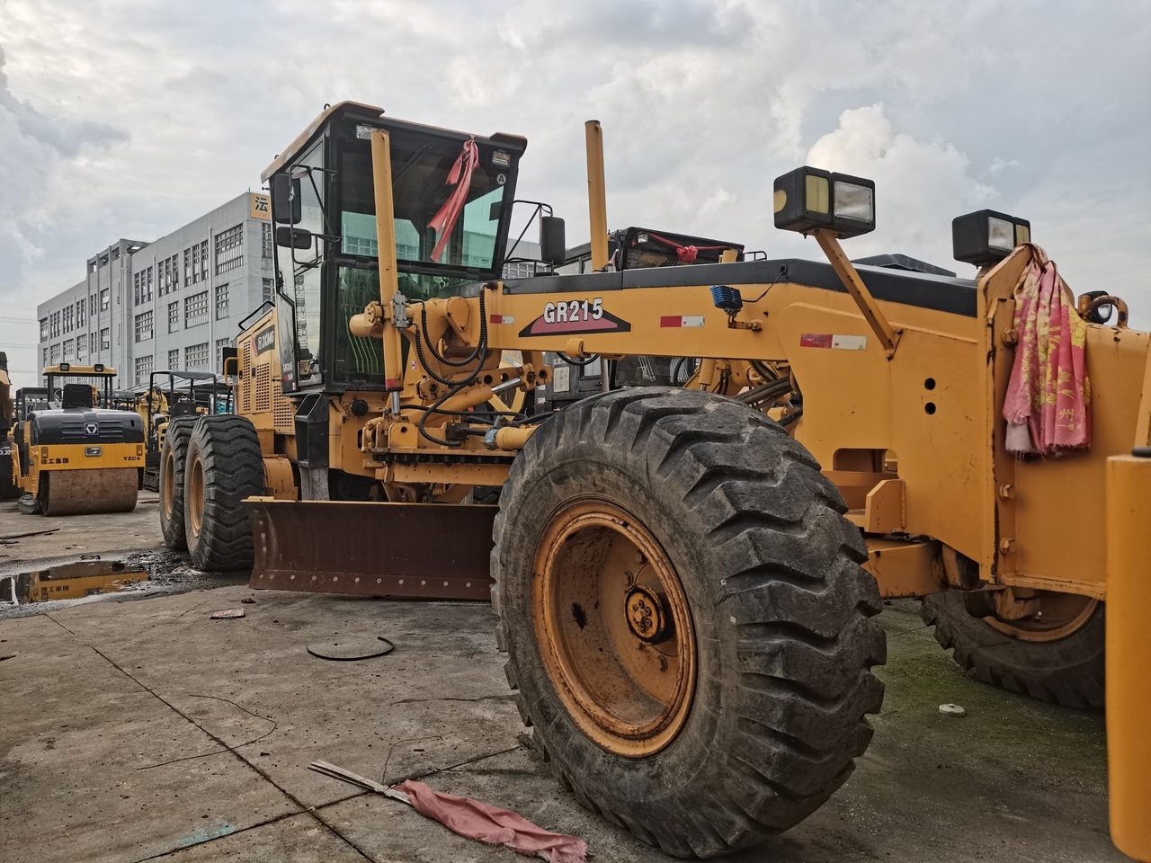 XCMG GR215 - Grader: picture 1 XCMG GR215 - Grader: picture 1