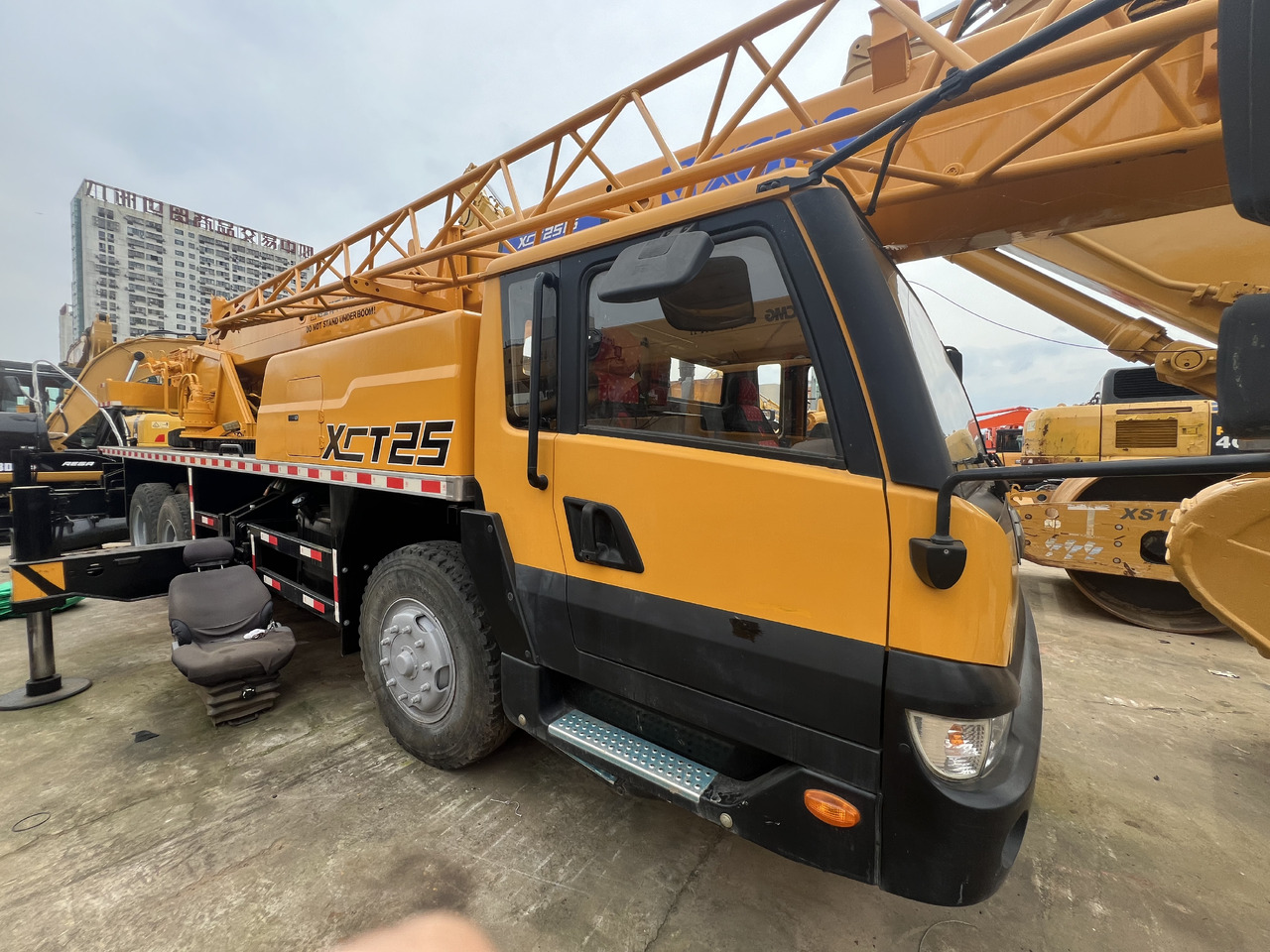 XCMG QY25K - Crane: picture 2 XCMG QY25K - Crane: picture 2