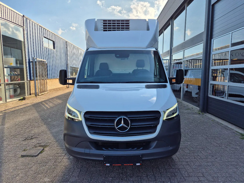 Mercedes-Benz Sprinter 519 CDI/ Kuhlkoffer/ TK V500 MAX MT/ -20+20 - Refrigerated van: picture 4 Mercedes-Benz Sprinter 519 CDI/ Kuhlkoffer/ TK V500 MAX MT/ -20+20 - Refrigerated van: picture 4