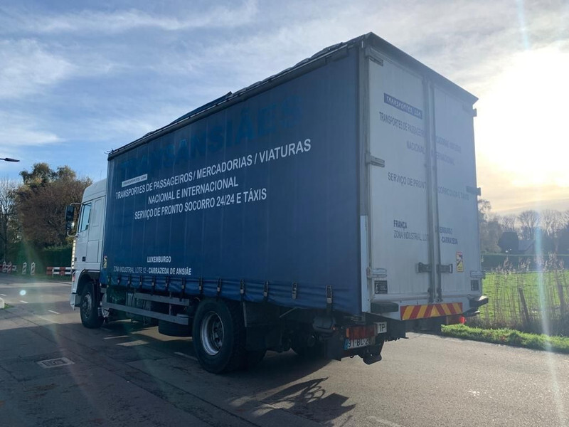 DAF XF 95.430 - Curtainsider truck: picture 2 DAF XF 95.430 - Curtainsider truck: picture 2
