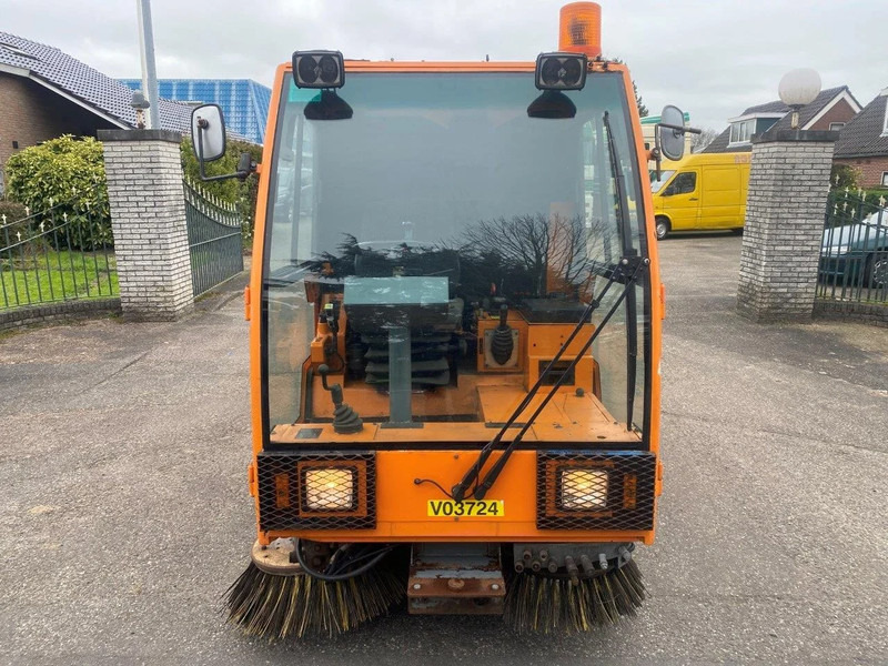 Nilfisk MFH2200 SWEEPER MFH 2200 CLEANER - Road sweeper: picture 2 Nilfisk MFH2200 SWEEPER MFH 2200 CLEANER - Road sweeper: picture 2
