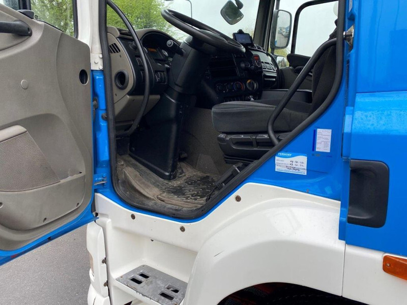 Interior photo 2: Tractor unit DAF CF 85.460 CF 460 HOLLAND TRUCK