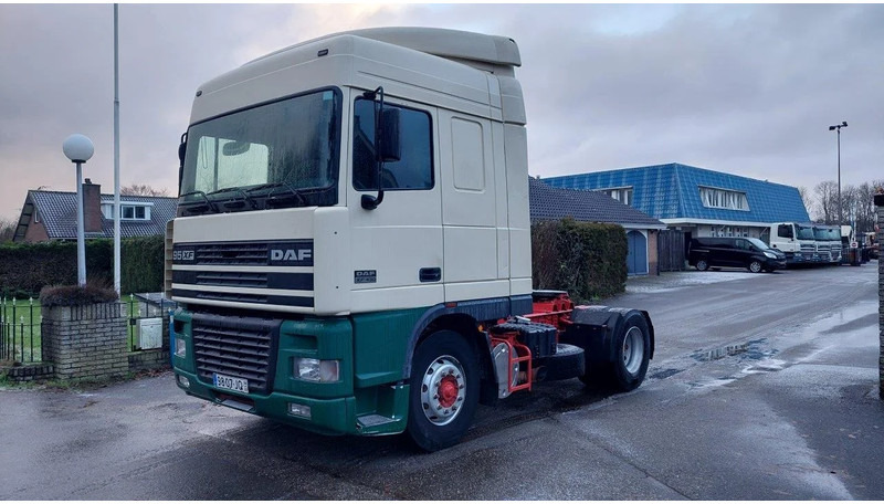 DAF XF 95.430 4x2 EURO 2 Manual Gearbox - Tractor unit: picture 1 DAF XF 95.430 4x2 EURO 2 Manual Gearbox - Tractor unit: picture 1