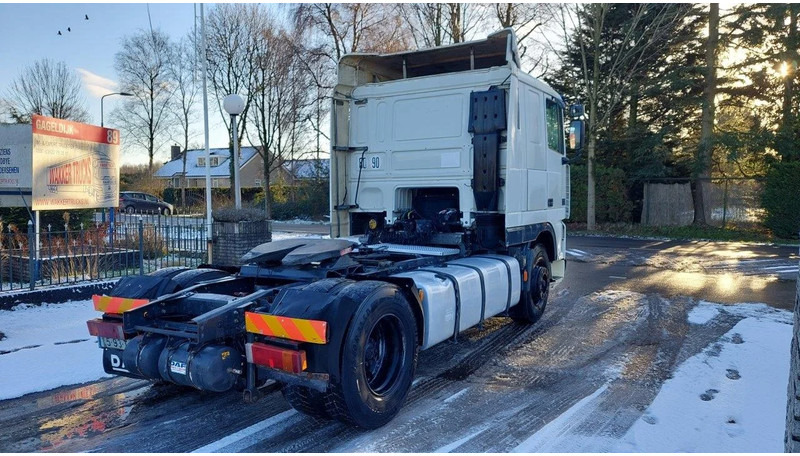 DAF XF 95.430 EURO 2 MANUAL GEARBOX - Tractor unit: picture 3 DAF XF 95.430 EURO 2 MANUAL GEARBOX - Tractor unit: picture 3