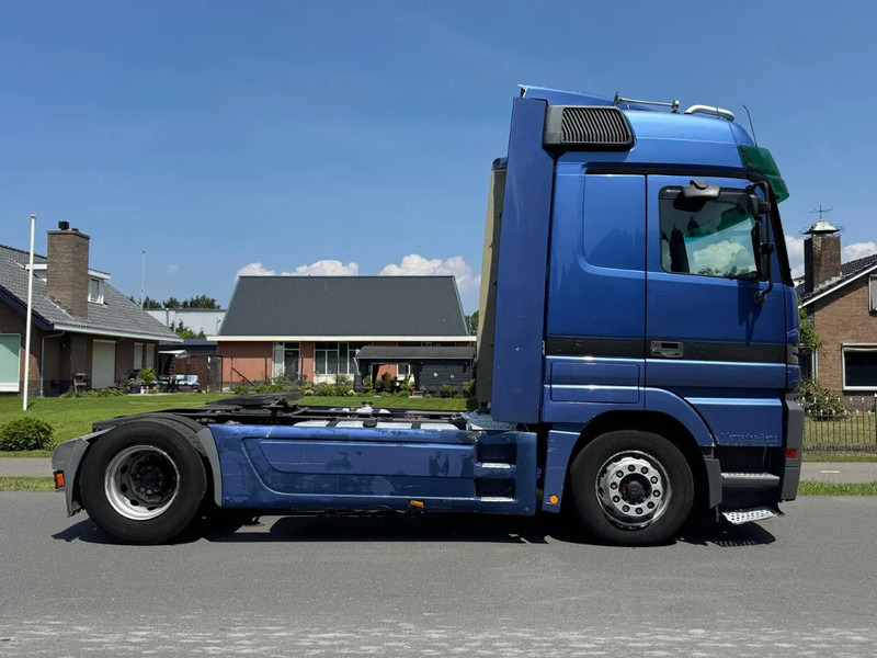 Mercedes-Benz Actros 1848 V8 EPS 3 PEDAL WITH RETARDER AND AIRCO - Tractor unit: picture 3 Mercedes-Benz Actros 1848 V8 EPS 3 PEDAL WITH RETARDER AND AIRCO - Tractor unit: picture 3
