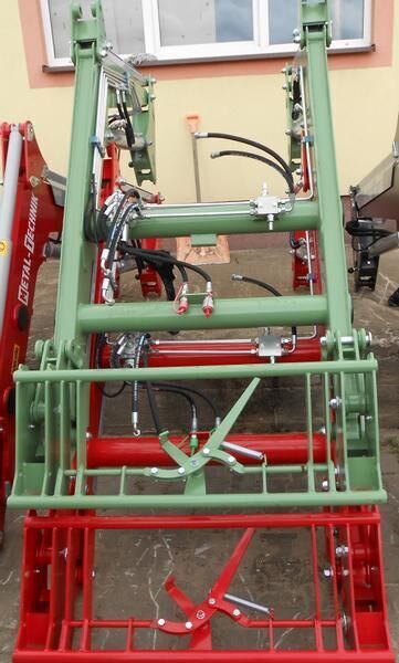 Metal-Technik Frontlader für Massey Ferguson/ Front loader/ Ładowacz TUR - Front loader for tractor for Farm tractor: picture 1 Metal-Technik Frontlader für Massey Ferguson/ Front loader/ Ładowacz TUR - Front loader for tractor for Farm tractor: picture 1