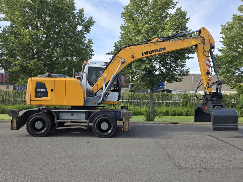 Liebherr a916 year 2017 dutch machine! liebherr a916 - Waste/ Industry handler: picture 1 Liebherr a916 year 2017 dutch machine! liebherr a916 - Waste/ Industry handler: picture 1