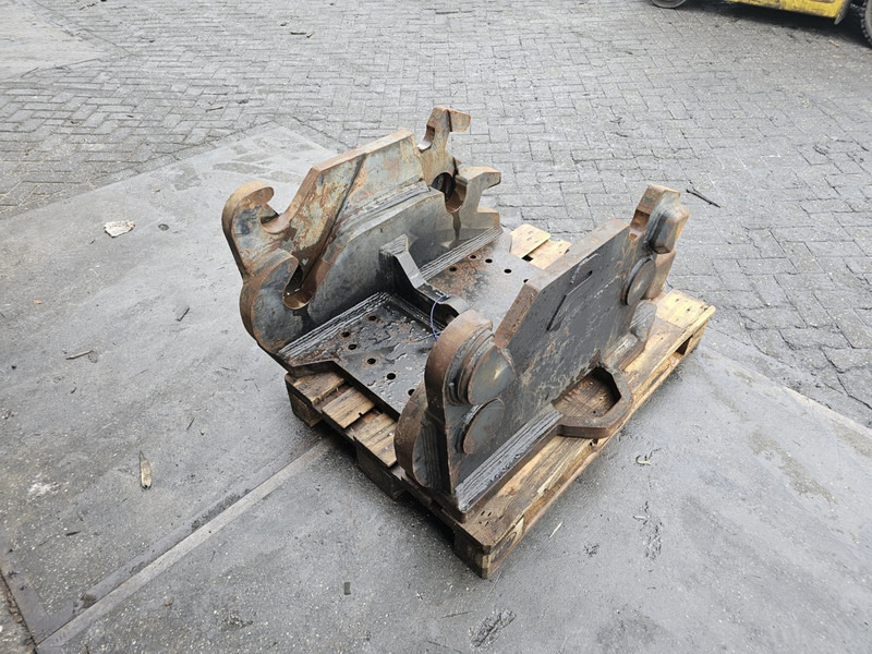 Kopplaat cw55s cw45s demarec dubbele kopplaat cw45s cw55s demarec - Quick coupler for Construction machinery: picture 3 Kopplaat cw55s cw45s demarec dubbele kopplaat cw45s cw55s demarec - Quick coupler for Construction machinery: picture 3