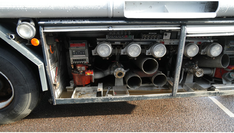 LAG 3 AXLE ADR FUEL TANK TRAILER 45.000ltr - Tank semi-trailer: picture 4 LAG 3 AXLE ADR FUEL TANK TRAILER 45.000ltr - Tank semi-trailer: picture 4