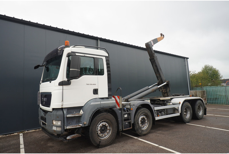MAN TGS 35.400 8x4 HOOKARM SYSTEM MANUAL GEARBOX - Hook lift truck: picture 2 MAN TGS 35.400 8x4 HOOKARM SYSTEM MANUAL GEARBOX - Hook lift truck: picture 2