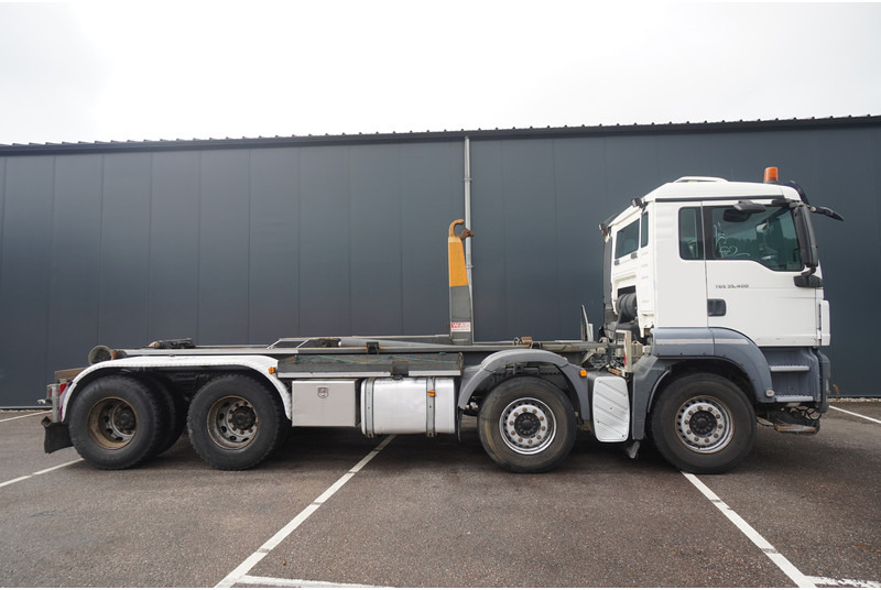 MAN TGS 35.400 8x4 HOOKARM SYSTEM MANUAL GEARBOX - Hook lift truck: picture 4 MAN TGS 35.400 8x4 HOOKARM SYSTEM MANUAL GEARBOX - Hook lift truck: picture 4