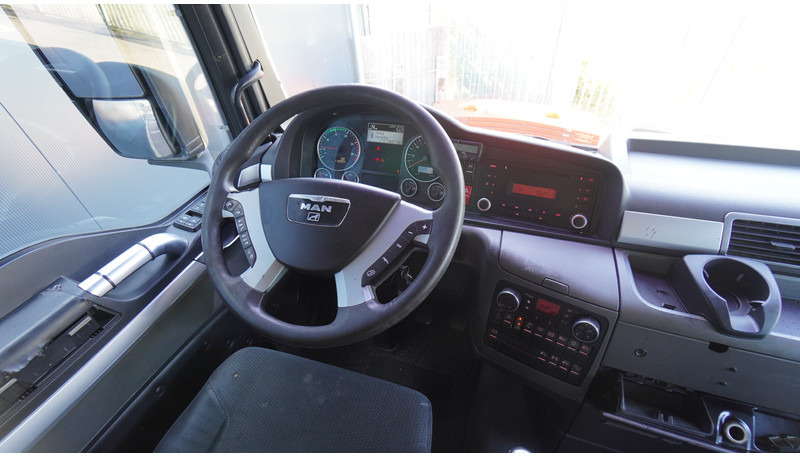 MAN TGX 33.480 6X4 EURO 5 MANUAL GEARBOX - Tractor unit: picture 5 MAN TGX 33.480 6X4 EURO 5 MANUAL GEARBOX - Tractor unit: picture 5