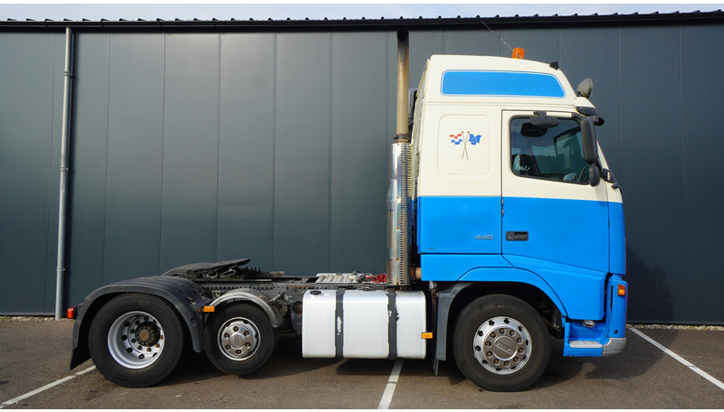 Volvo FH 440 6X2 GLOBETROTTER EURO 3 - Tractor unit: picture 2 Volvo FH 440 6X2 GLOBETROTTER EURO 3 - Tractor unit: picture 2