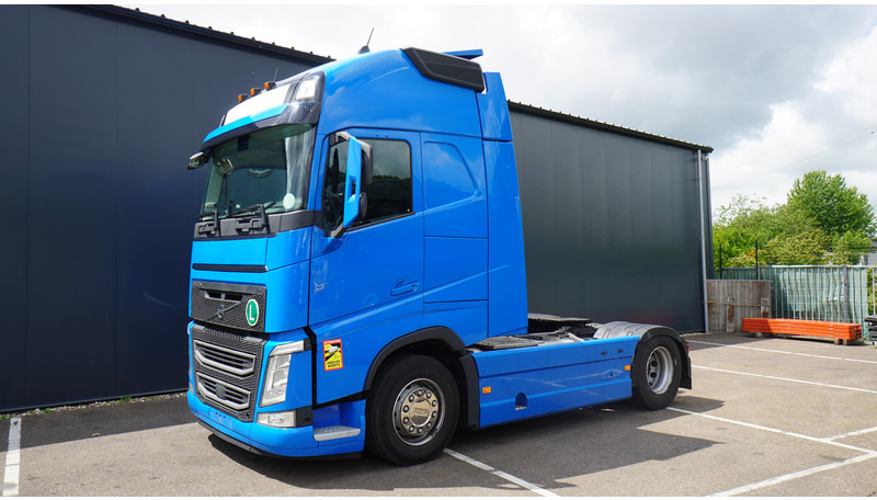 Volvo FH 460 LNG GLOBETROTTER TRUCK WITH 839.000KM - Tractor unit: picture 3 Volvo FH 460 LNG GLOBETROTTER TRUCK WITH 839.000KM - Tractor unit: picture 3
