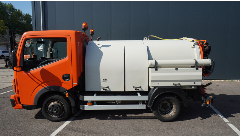 Renault Maxity 130-35/6 CC BROKEN ENGINE HIGH PRESSURE AND VACUUM SYSTEM - Van: picture 1 Renault Maxity 130-35/6 CC BROKEN ENGINE HIGH PRESSURE AND VACUUM SYSTEM - Van: picture 1
