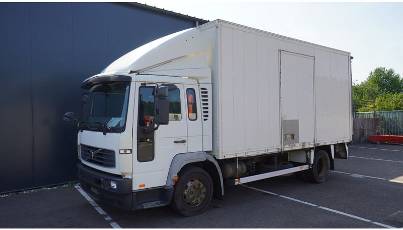 Volvo FL 6.220 CLOSED BOX 444.000KM MANUAL GEARBOX - Box truck: picture 3 Volvo FL 6.220 CLOSED BOX 444.000KM MANUAL GEARBOX - Box truck: picture 3