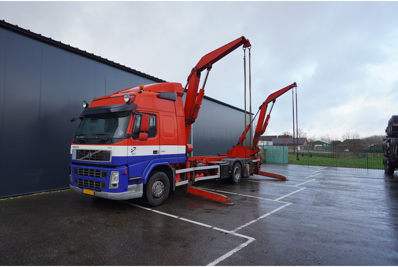 Volvo FM360 6X2 SIDE LOADER FOR 20FT CONTAINER - Skip loader truck: picture 3 Volvo FM360 6X2 SIDE LOADER FOR 20FT CONTAINER - Skip loader truck: picture 3