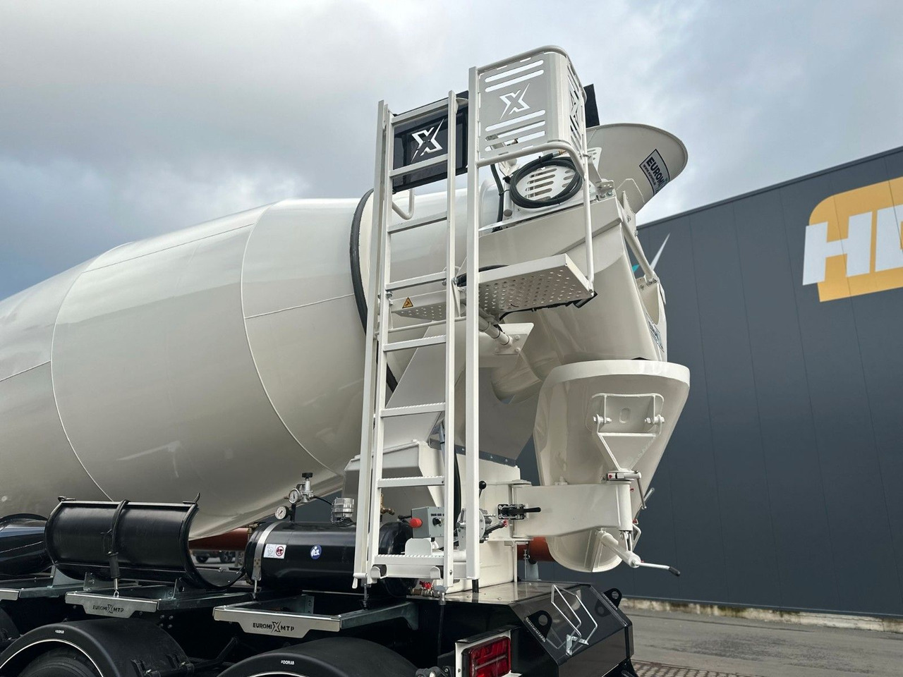 Concrete mixer truck EUROMIX MTP - 12m³ Betonmischer-Auflieger: picture 14