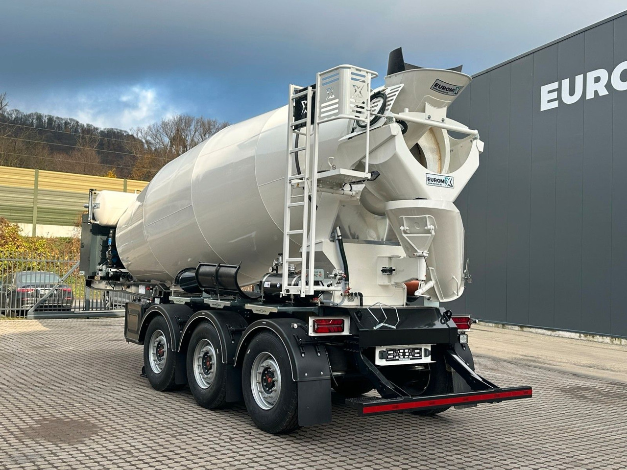 Concrete mixer truck EUROMIX MTP - 12m³ Betonmischer-Auflieger: picture 5
