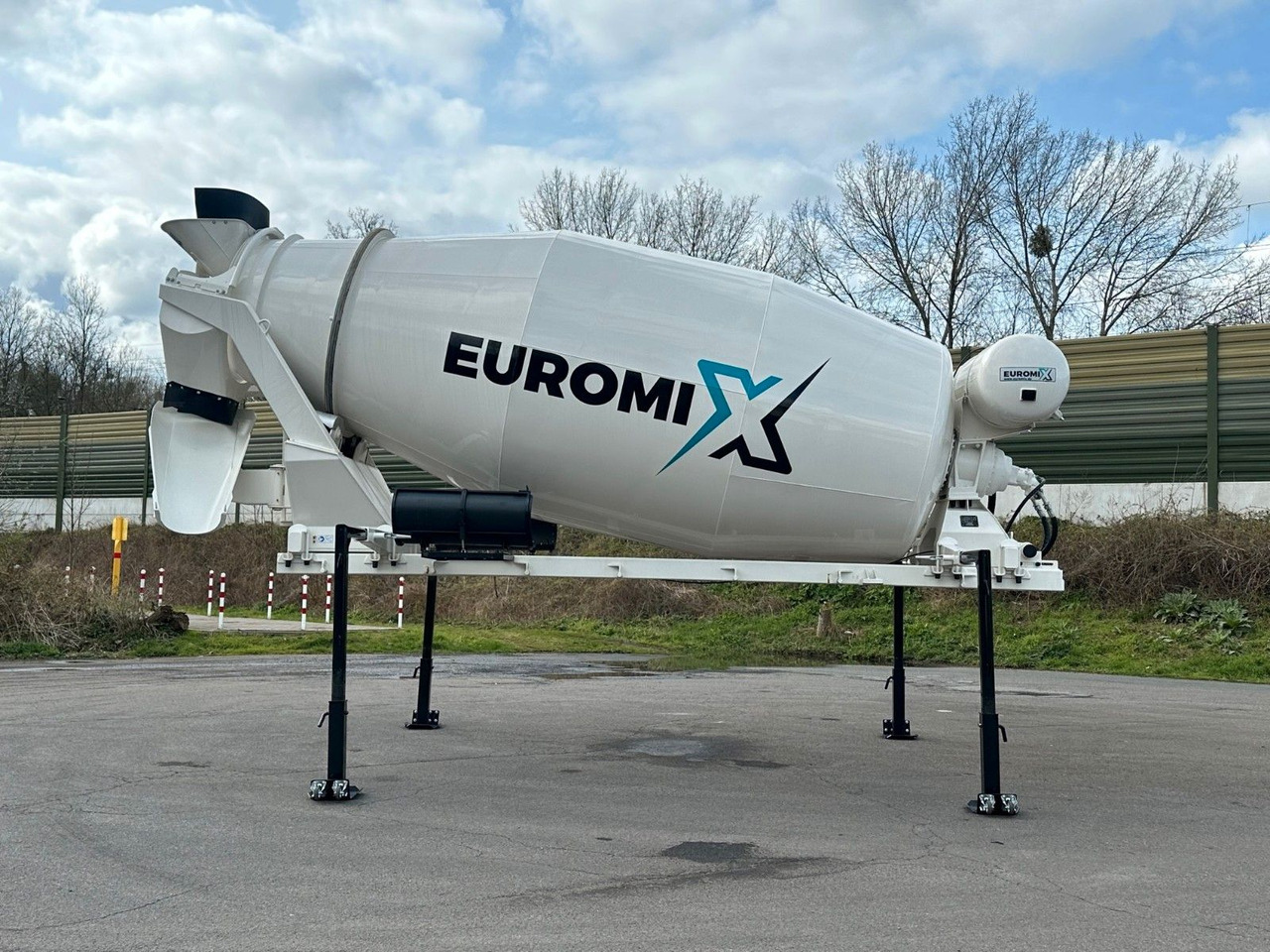 Iveco EuromixMTP Fahrmischer Aufbauten Iveco EuromixMTP Fahrmischer Aufbauten - Concrete mixer truck: picture 5 Iveco EuromixMTP Fahrmischer Aufbauten Iveco EuromixMTP Fahrmischer Aufbauten - Concrete mixer truck: picture 5