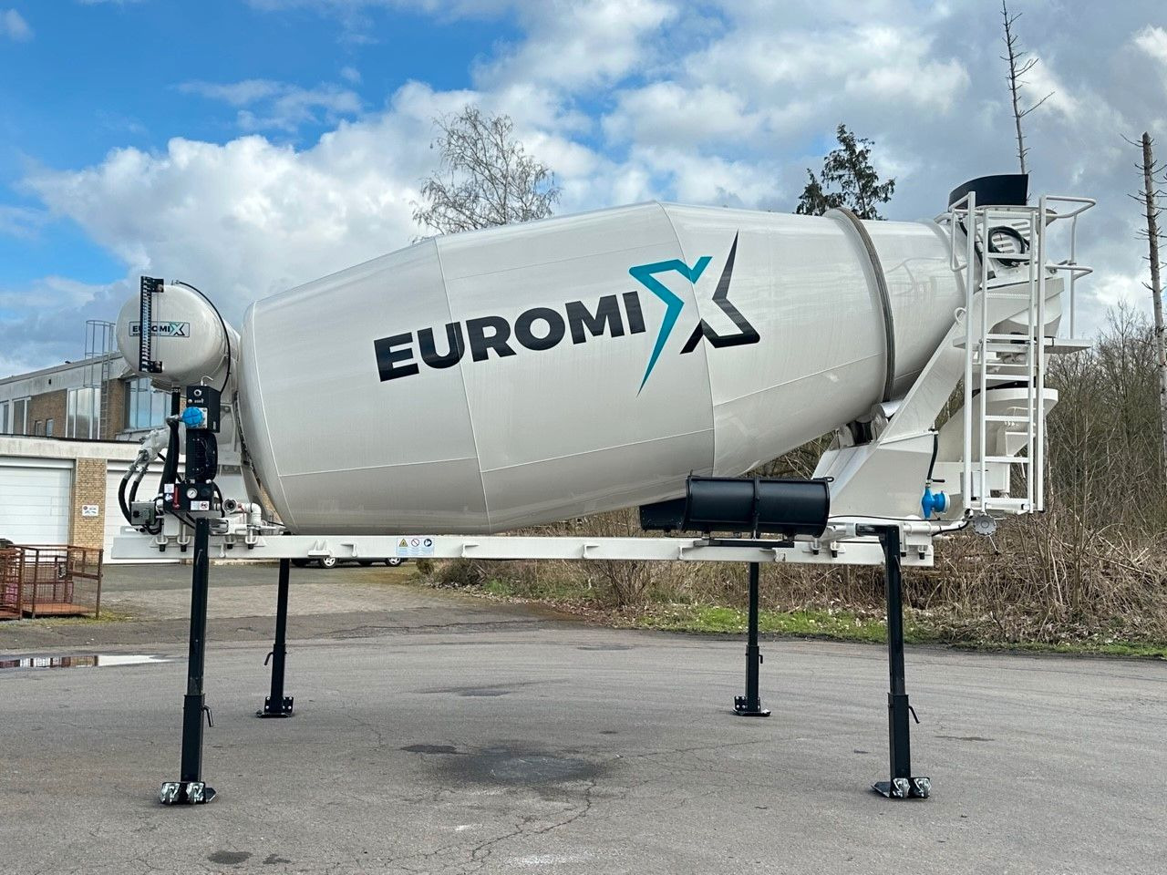 Iveco EuromixMTP Fahrmischer Aufbauten Iveco EuromixMTP Fahrmischer Aufbauten - Concrete mixer truck: picture 1 Iveco EuromixMTP Fahrmischer Aufbauten Iveco EuromixMTP Fahrmischer Aufbauten - Concrete mixer truck: picture 1