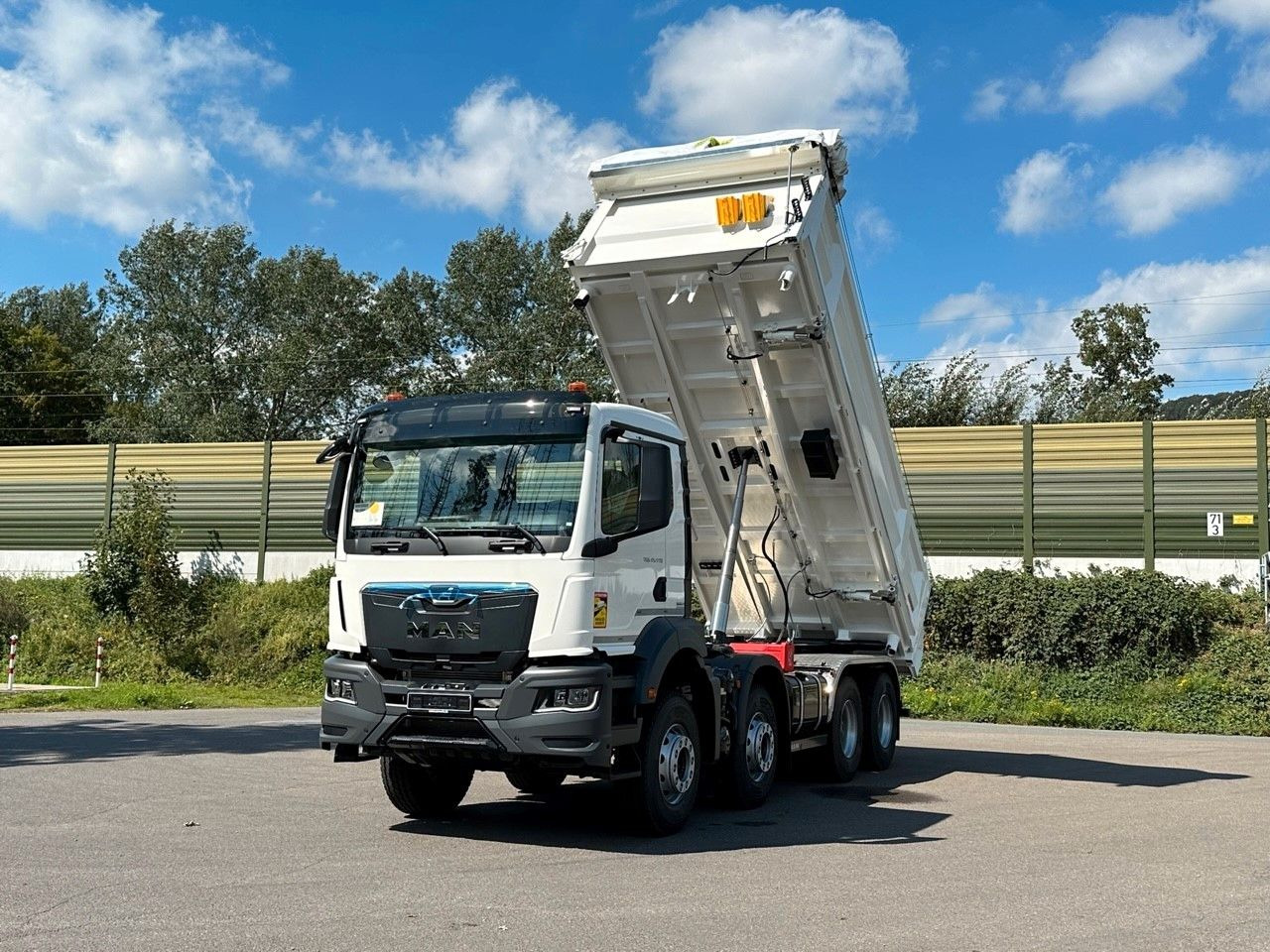 Tipper MAN TGS 41.440  8x4 EuromixMTP 3-Seiten-Kipper: picture 8