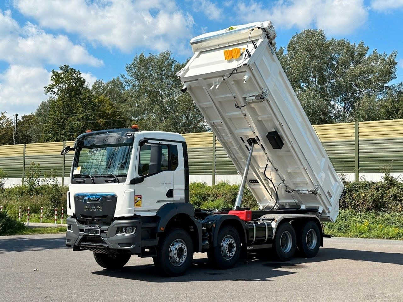 Tipper MAN TGS 41.440  8x4 EuromixMTP 3-Seiten-Kipper: picture 9