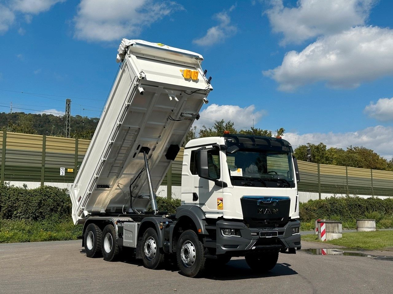 Tipper MAN TGS 41.440  8x4 EuromixMTP 3-Seiten-Kipper: picture 14